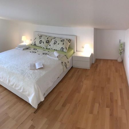 Apartmani Zuzic Krk Town Eksteriør billede