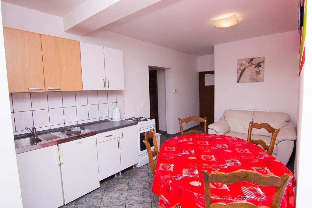 Apartmani Zuzic Krk Town Værelse billede