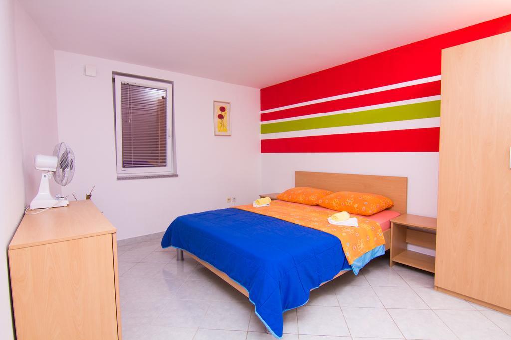 Apartmani Zuzic Krk Town Værelse billede